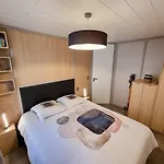 Confort Pour Un Sejour Dans Domaine Avec Piscine Et En Bordure Avec Artificielle Labouheyre