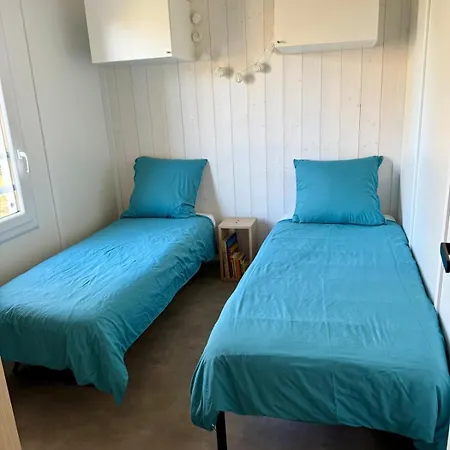 Chalet 18 Confort Pour Un Dans Domaine Avec Piscine Et En Bordure Avec Artificielle