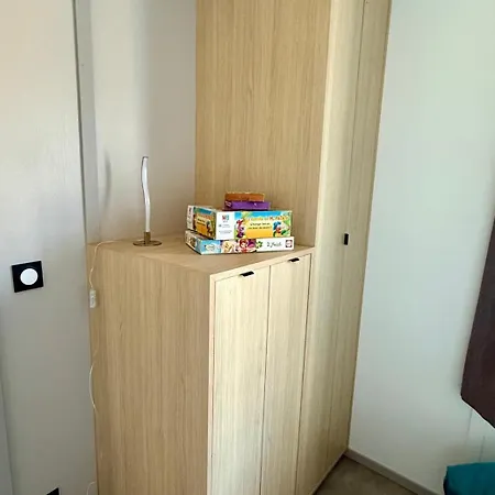 18 Confort Pour Un Dans Domaine Avec Piscine Et En Bordure Avec Artificielle Chalet *